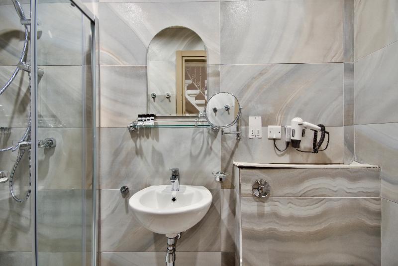 The British Hotel 3*