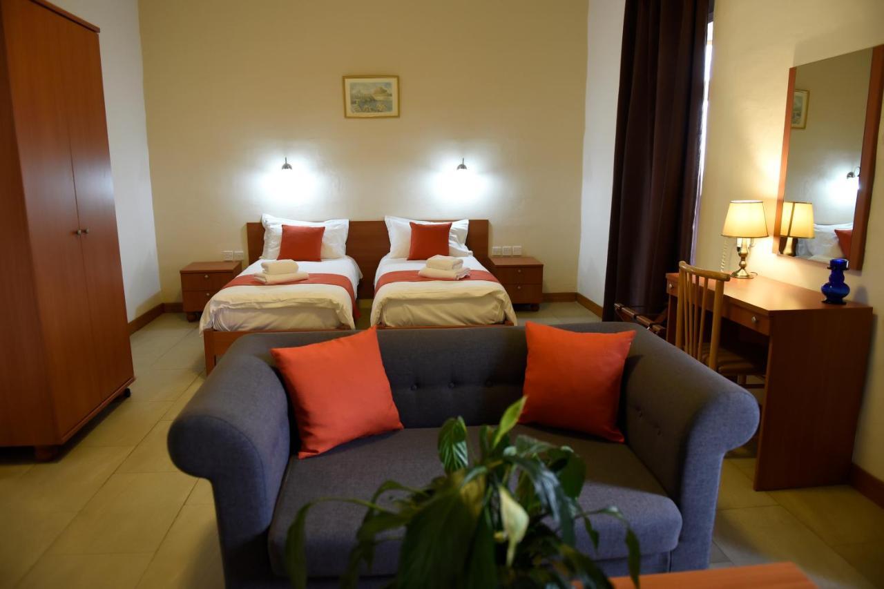 Hotel British 2*