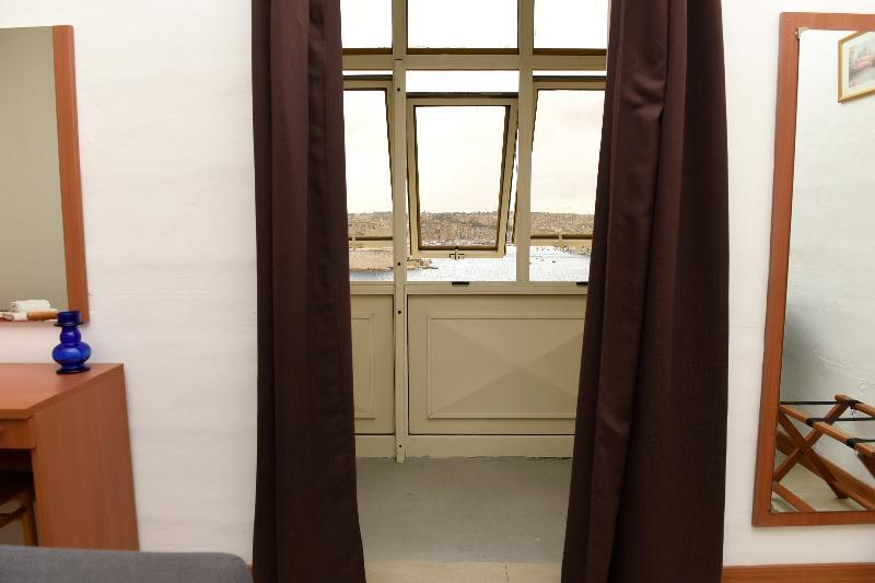British 2* Valletta