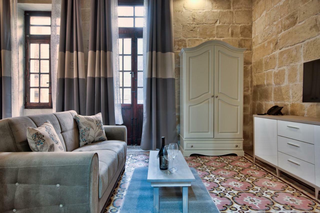 Laparelli Suites: Luxury 3 Guest house *