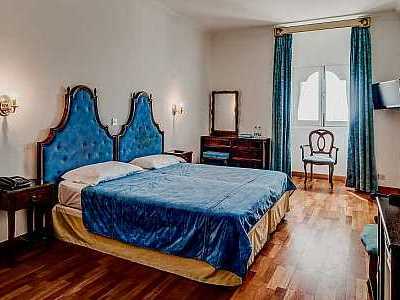 Castille Hotel 3*
