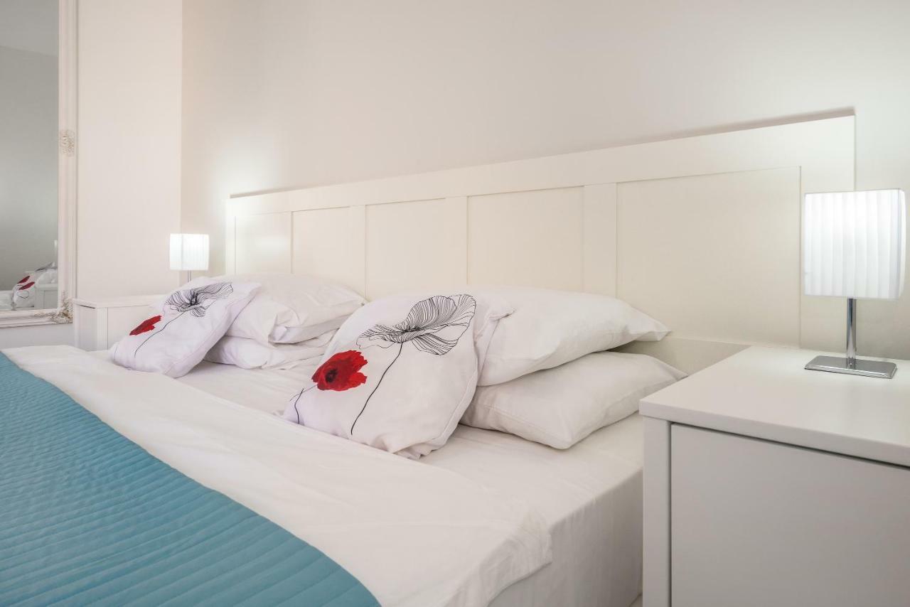 Ajkla Mansion Guest house 2*
