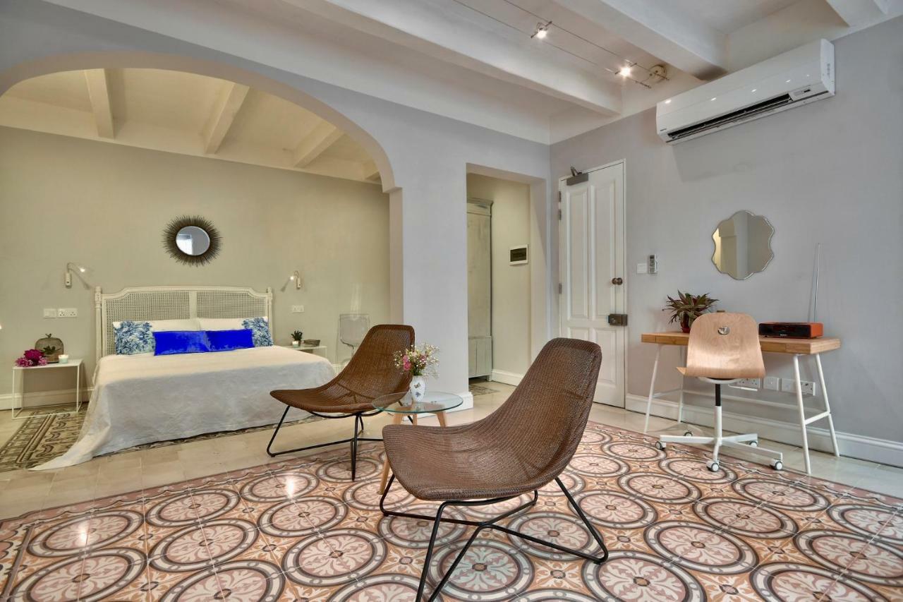 Mint Suites No1 *