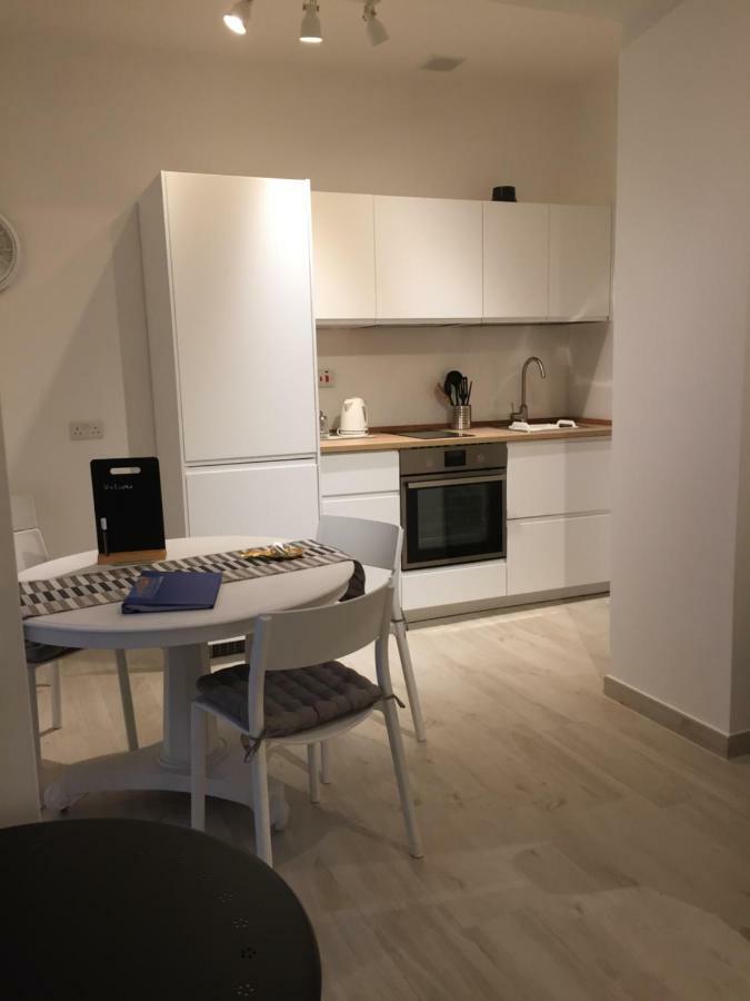 Spacious Duplex - St.paul's Apartment Valletta