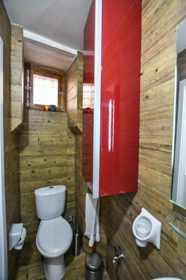 In Historical Building - Grand Harbour Apartment