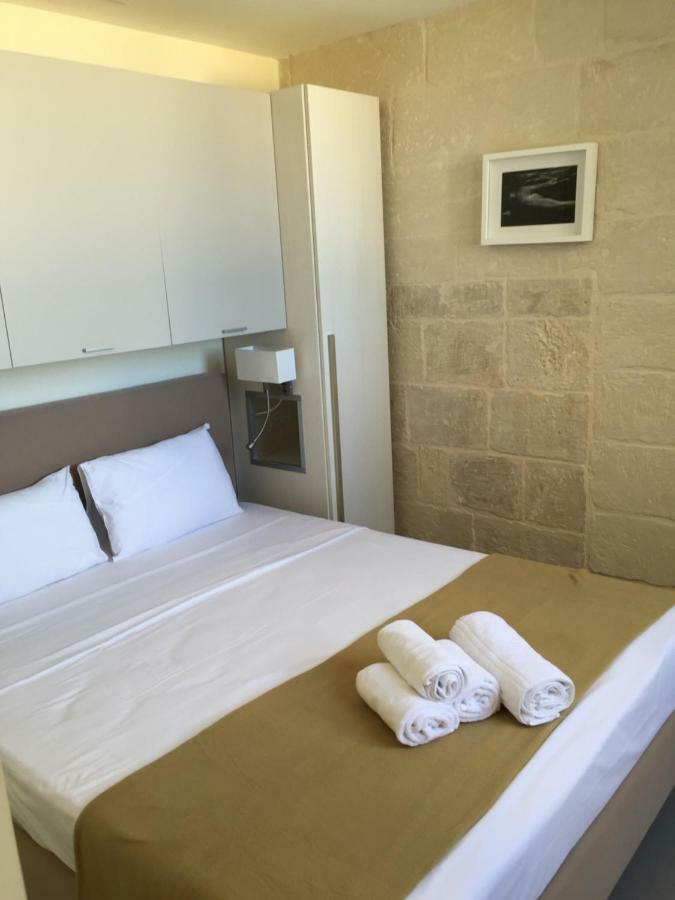 Orangerie Apartment *