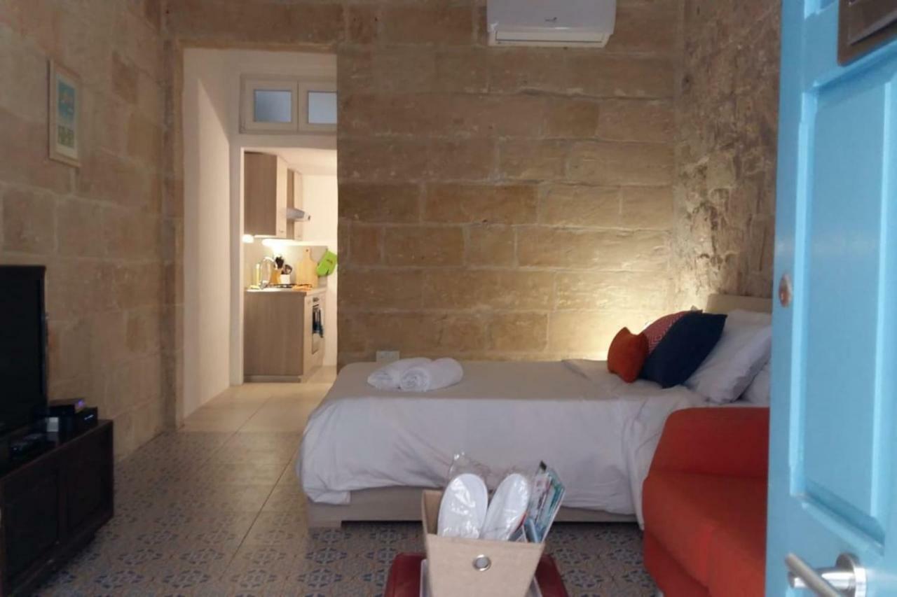 Zekka Apartment