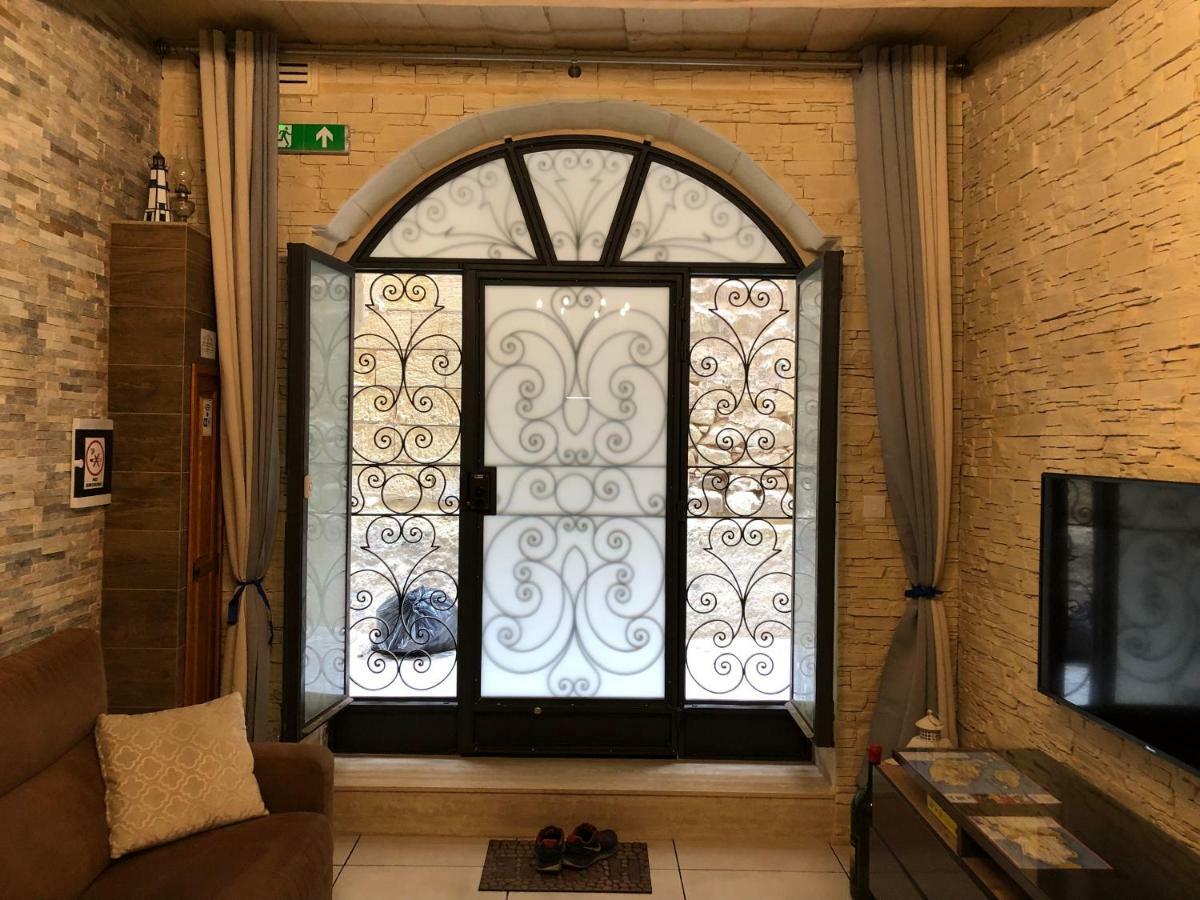10 La Ruelle Apartment