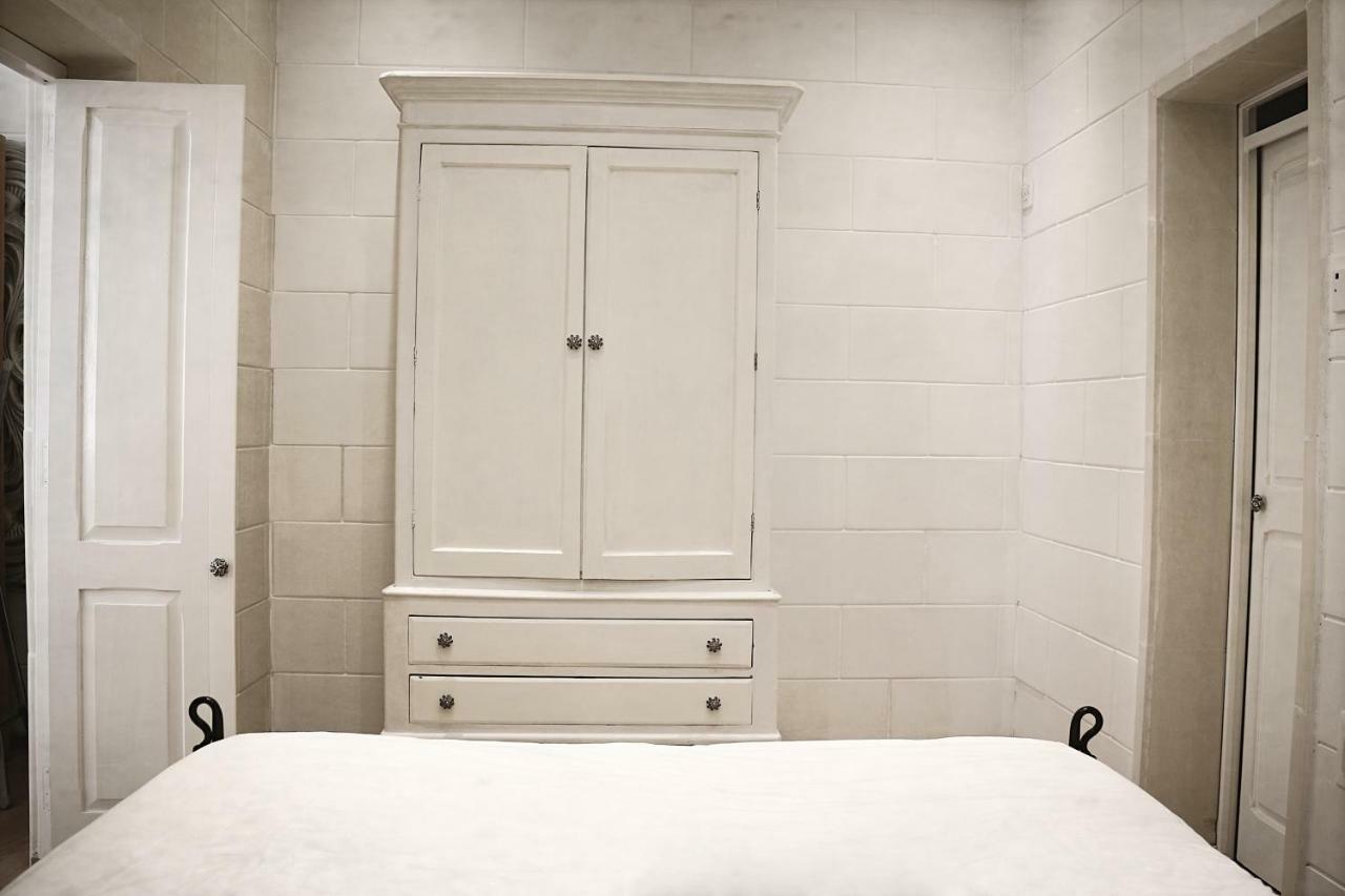 Charming In Republic Street Apartment *