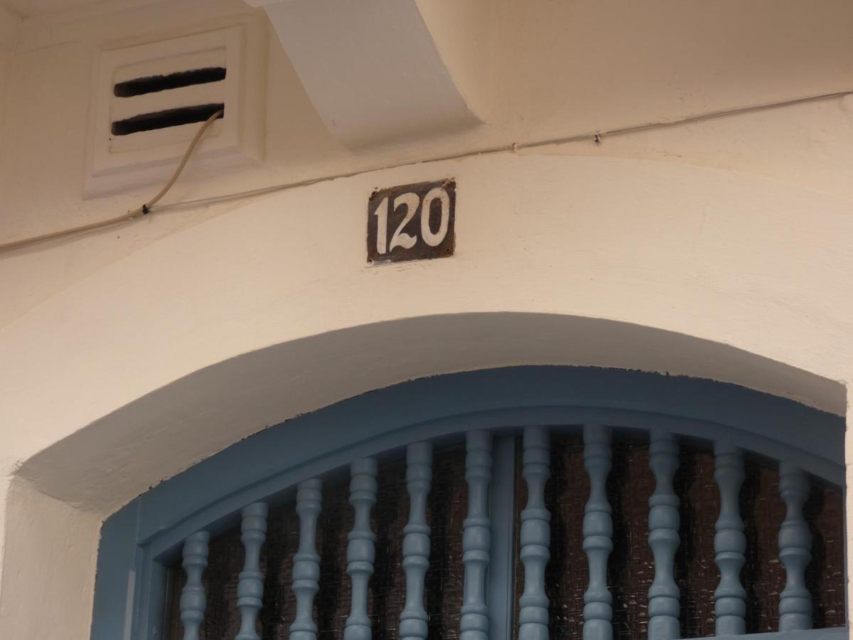 Zekka Apartment