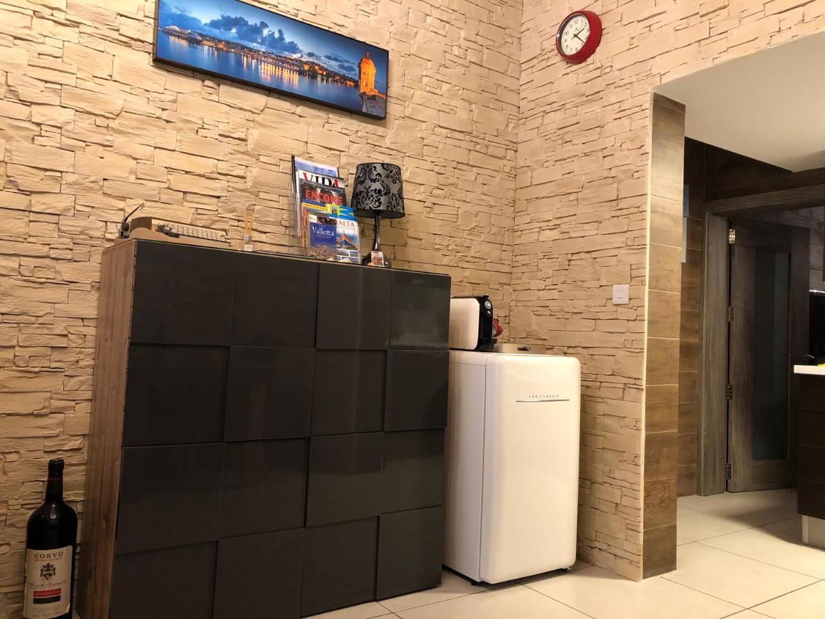 10 La Ruelle Apartment *