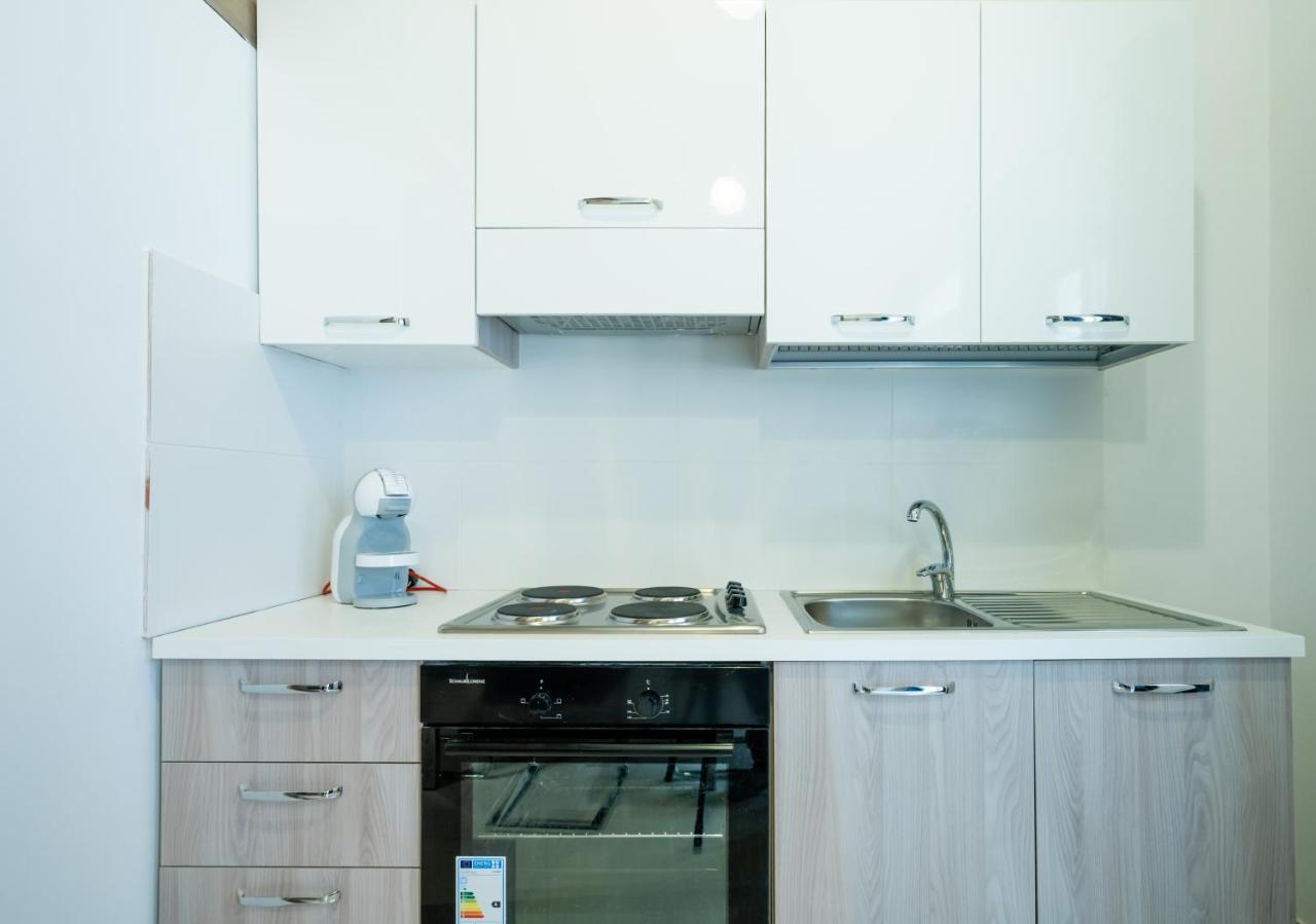 Charming 1 Bedroom Off Republic Street Sleeps 4 Apartment