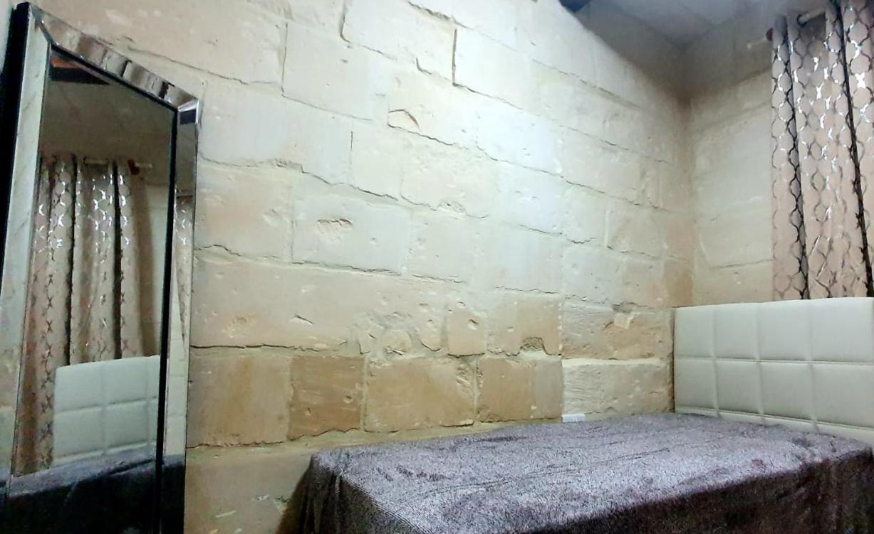 Lucia Townhouse Holiday home *