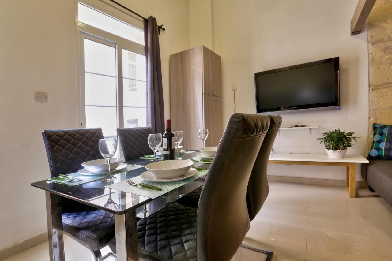 Charming 1 Bedroom Off Republic Street Sleeps 4 * Valeta